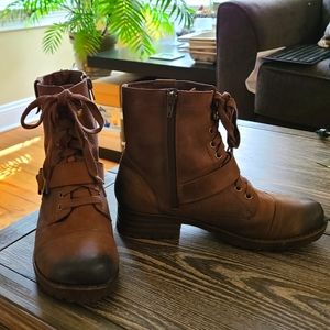 Tara M. Teagan Distressed Leather Combat Boot 8M